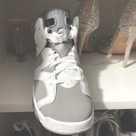 Jordan’s - Picture 2 of 4